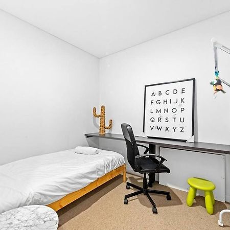 Four Bedroom Apartment With Facilities In Olympic Park Сидни Екстериор снимка