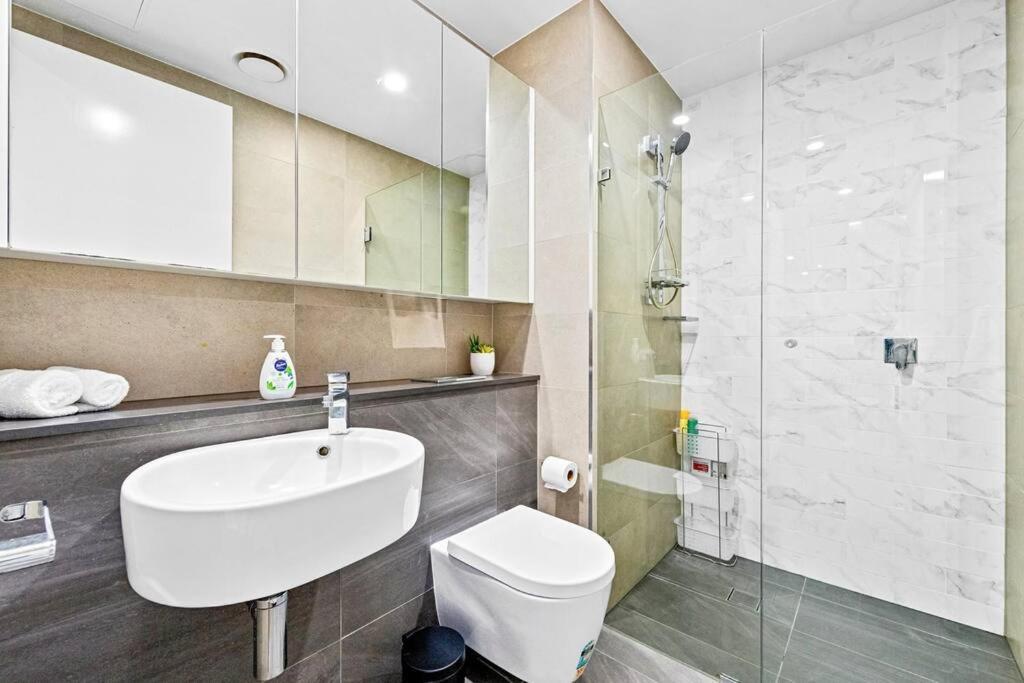 Four Bedroom Apartment With Facilities In Olympic Park Сидни Екстериор снимка