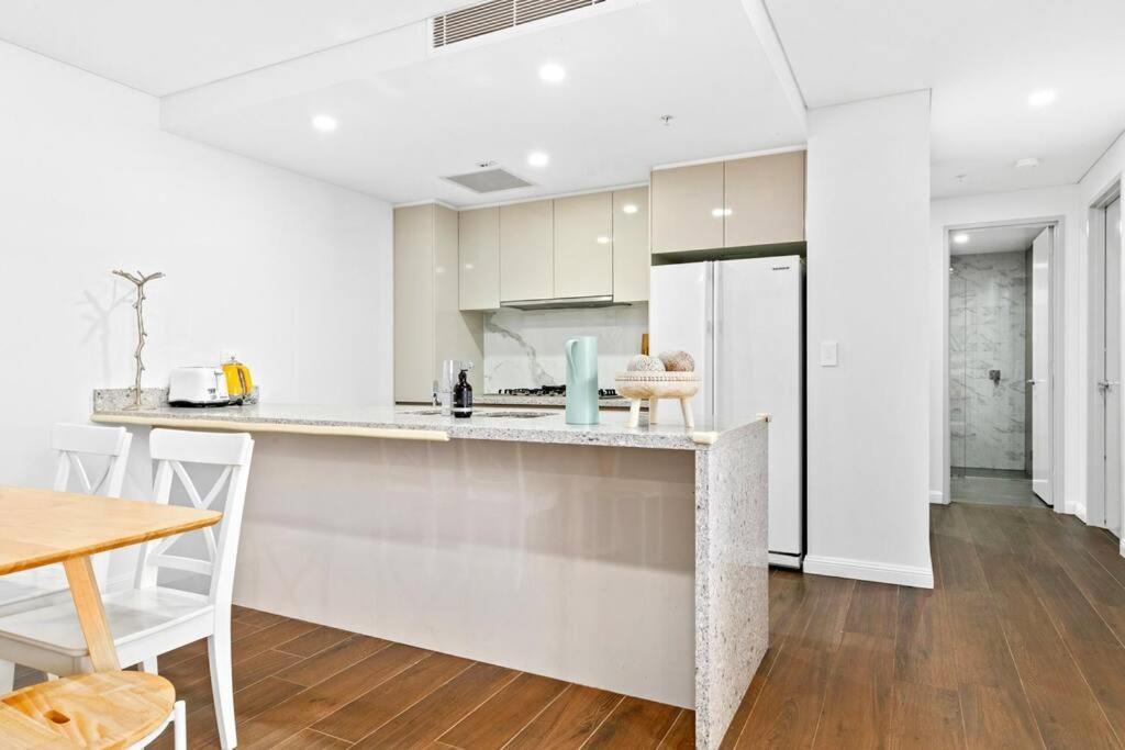 Four Bedroom Apartment With Facilities In Olympic Park Сидни Екстериор снимка
