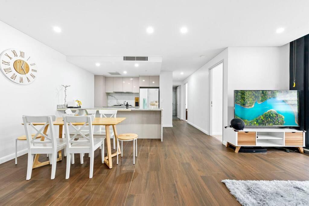 Four Bedroom Apartment With Facilities In Olympic Park Сидни Екстериор снимка